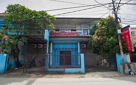 Reddoorz Near Margonda Raya